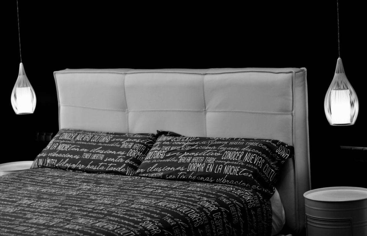 Black And White Suitte "Plaza" Noja Kültér fotó