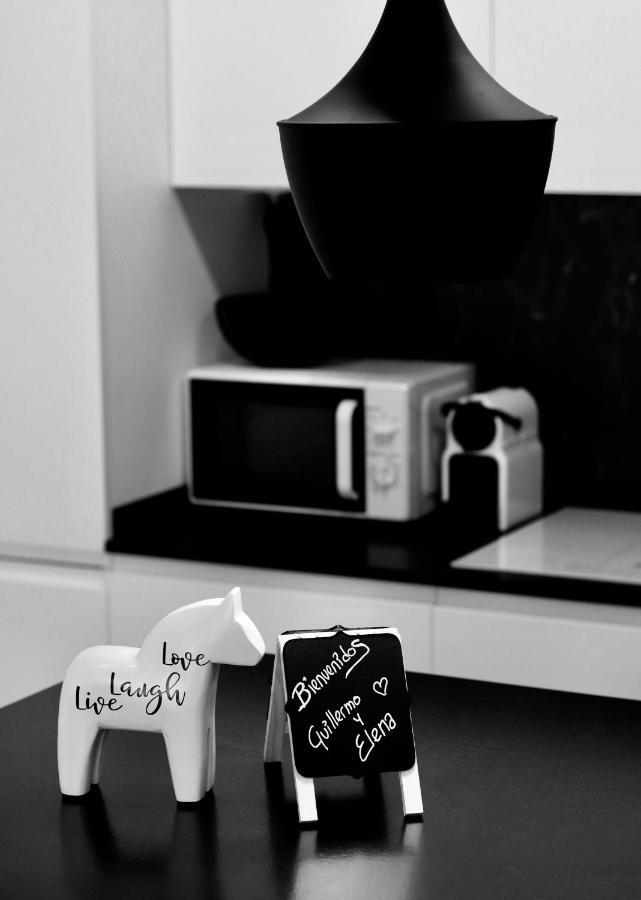Black And White Suitte "Plaza" Noja Kültér fotó